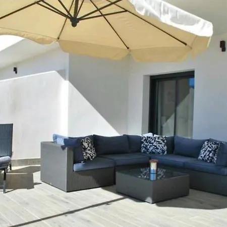 Luxurious Apartm. With Sea View. Διαμέρισμα *