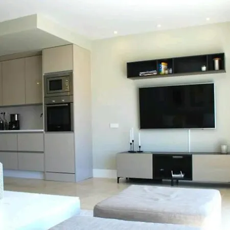 Luxurious Apartm. With Sea View. Apartment