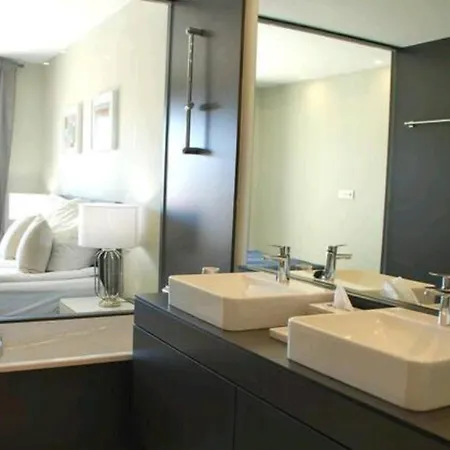 Luxurious Apartm. With Sea View. *