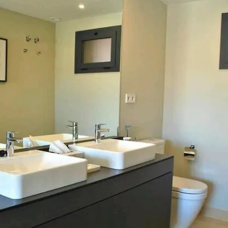 Apartment Luxurious Apartm. With Sea View.